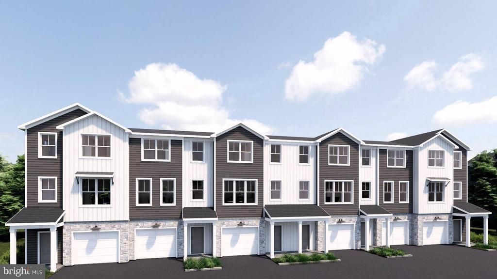 22 E KESTREL DRIVE, DENVER, PA 17517