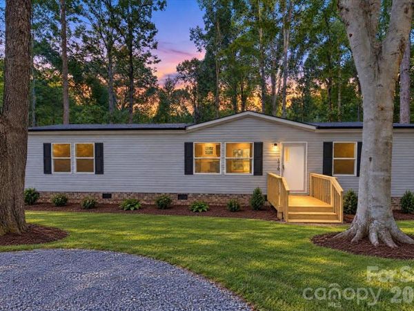 1020 Freedom Drive, Statesville, NC 28625