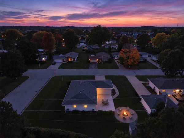 W244N6546 Westchester DRIVE, Sussex, WI 53089