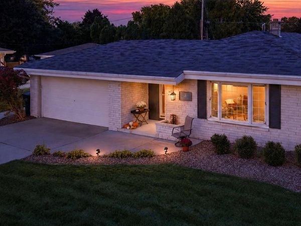 W244N6546 Westchester DRIVE, Sussex, WI 53089