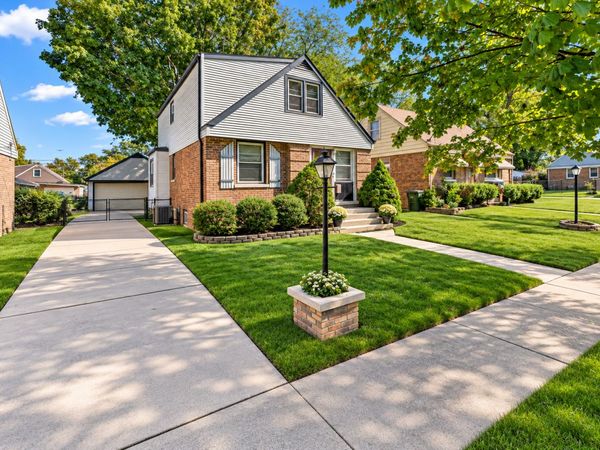 17951 Commercial Avenue , Lansing, IL 60438