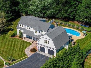 8 Park Pl., Mattapoisett, MA 02739