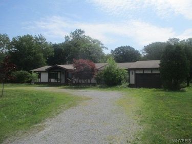 5301 W Lake Road, Dunkirk, NY 14048