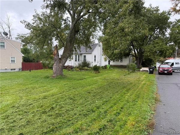417 Boston Road , Syracuse, NY 13211