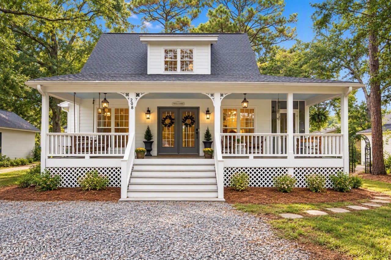 208 Park Avenue Ext, Southport, NC 28461 Main Photo