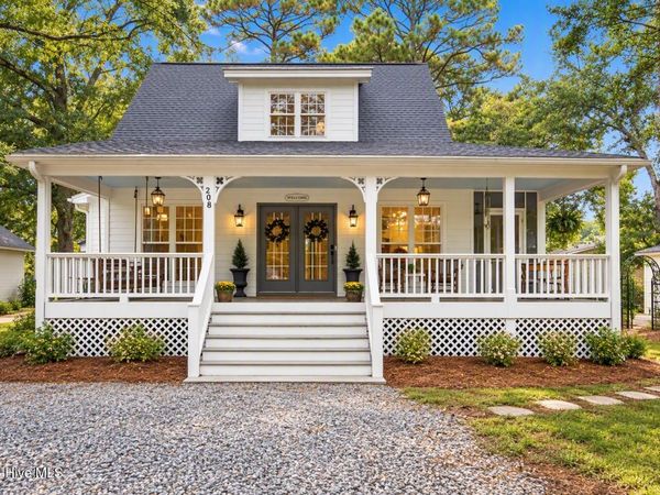 208 Park Avenue Ext, Southport, NC 28461