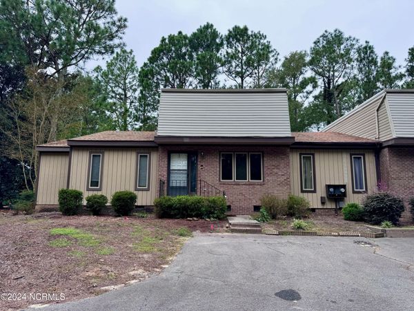 101 Sandham Court , Seven Lakes, NC 27376