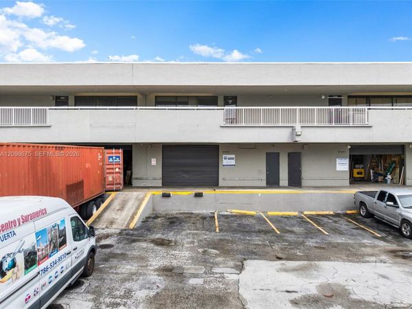 8061 NW 67th St , Unit 17, Medley, FL 33166