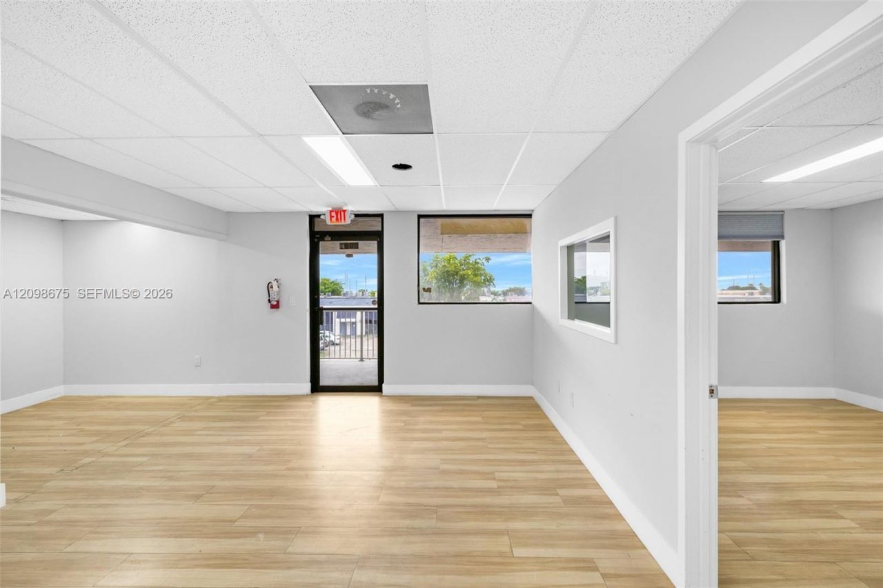 8061 NW 67th St , Unit 17, Medley, FL 33166 Photo