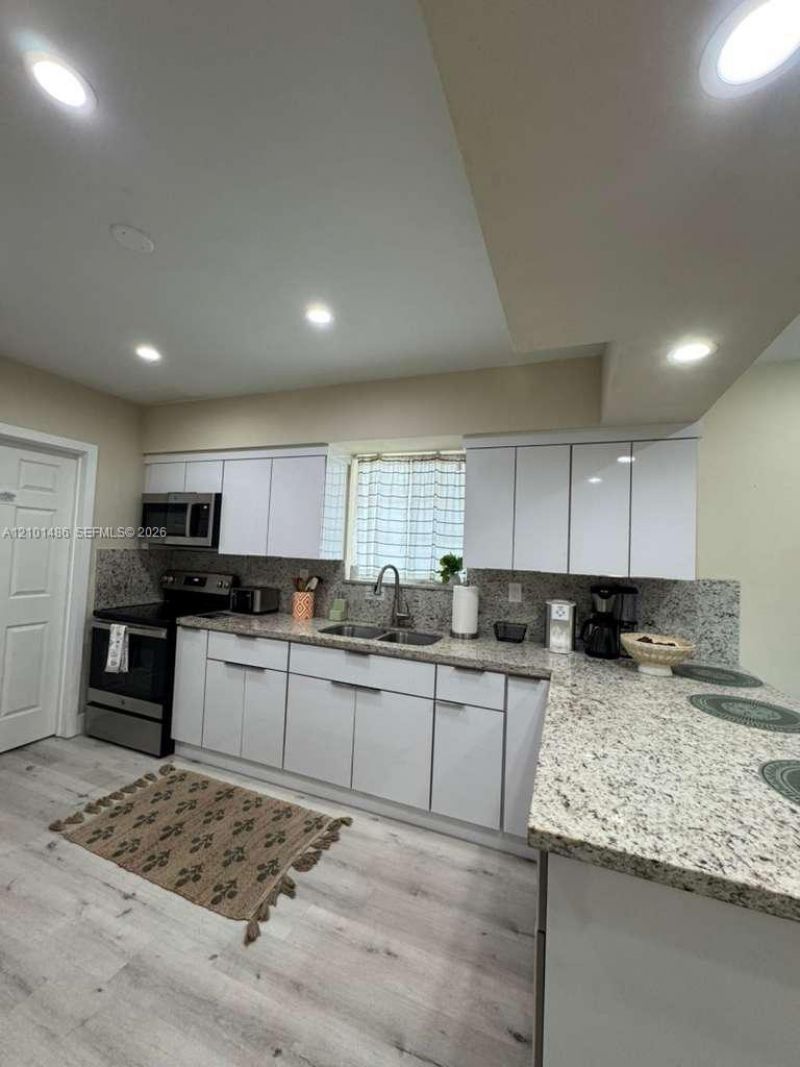 821 NW 173rd Ter , Miami Gardens, FL 33169 Photo