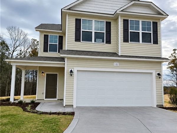 911 Colonial Hills Drive, Spring Lake, NC 28390