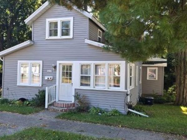 629 W Maple Street, Wayland, MI 49348