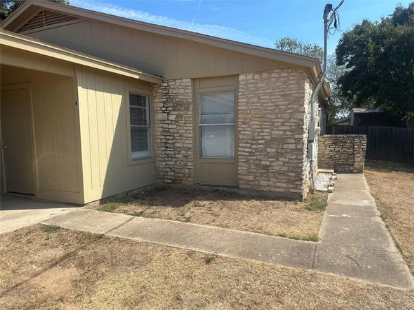 2602 S Bagdad RD, Unit B, Leander, TX 78641