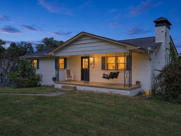 6909 Heatherbrook Drive, Knoxville, TN 37931