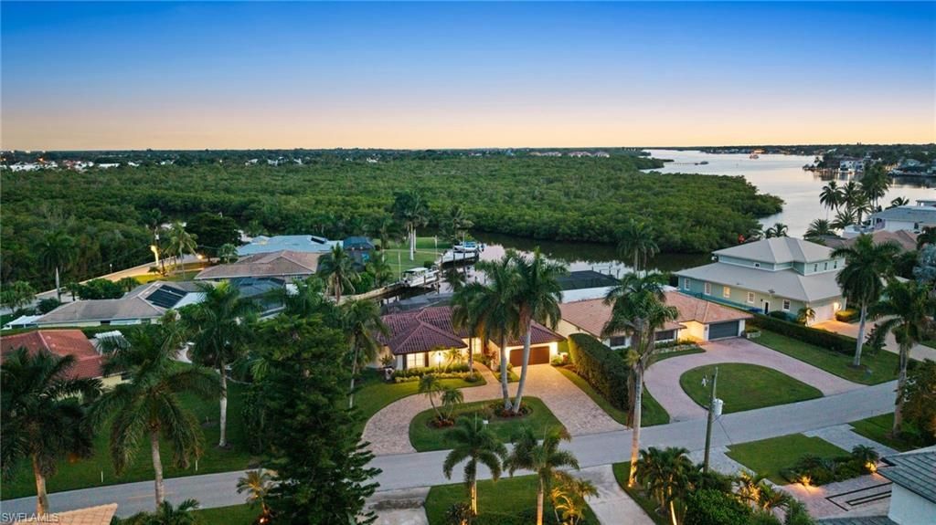 2105 Sheepshead Dr , Naples, FL 34102 Photo