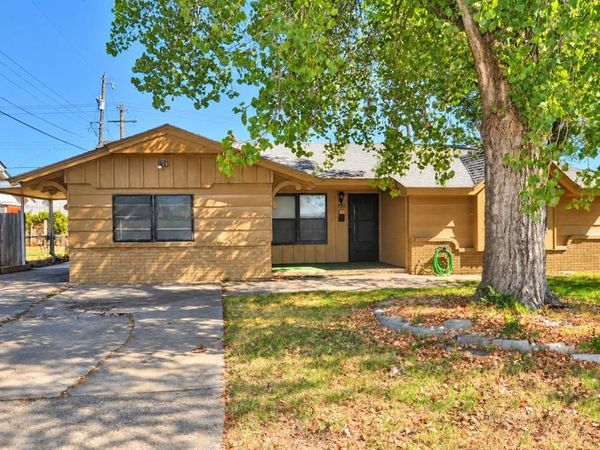 702 N Nail Parkway , Moore, OK 73160