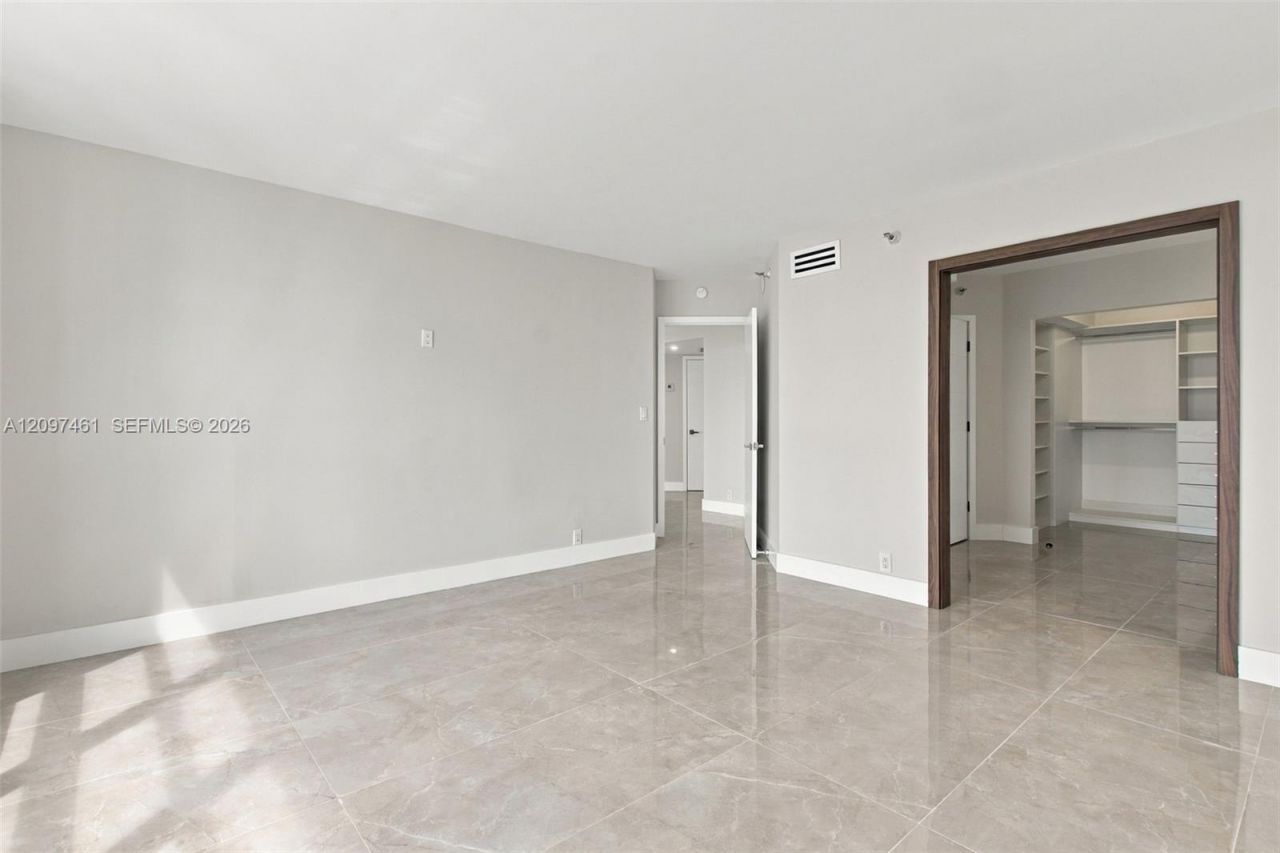 19101 NE 36th Ct, Unit 2705, Aventura, FL 33180 Photo