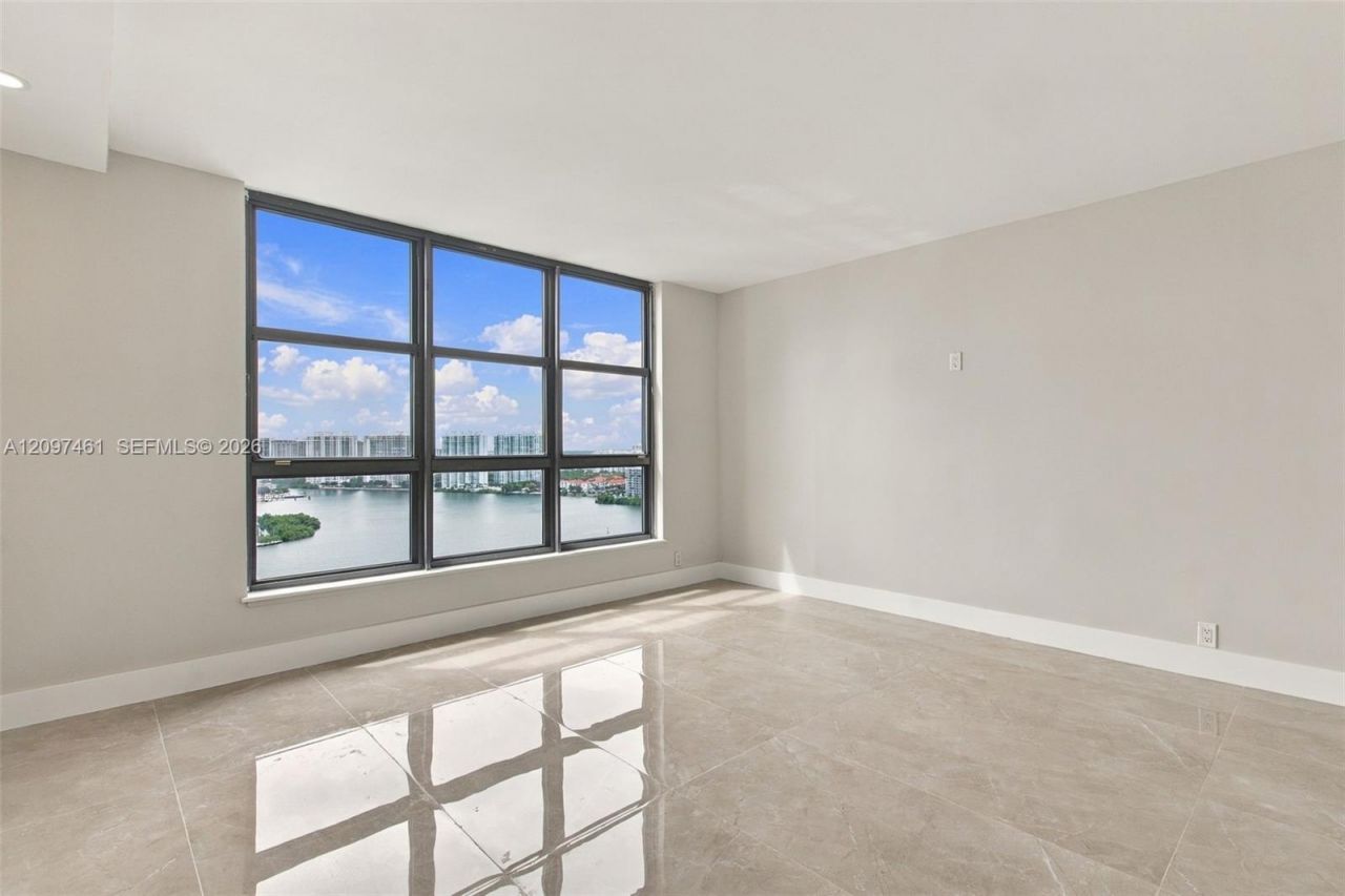 19101 NE 36th Ct, Unit 2705, Aventura, FL 33180 Photo