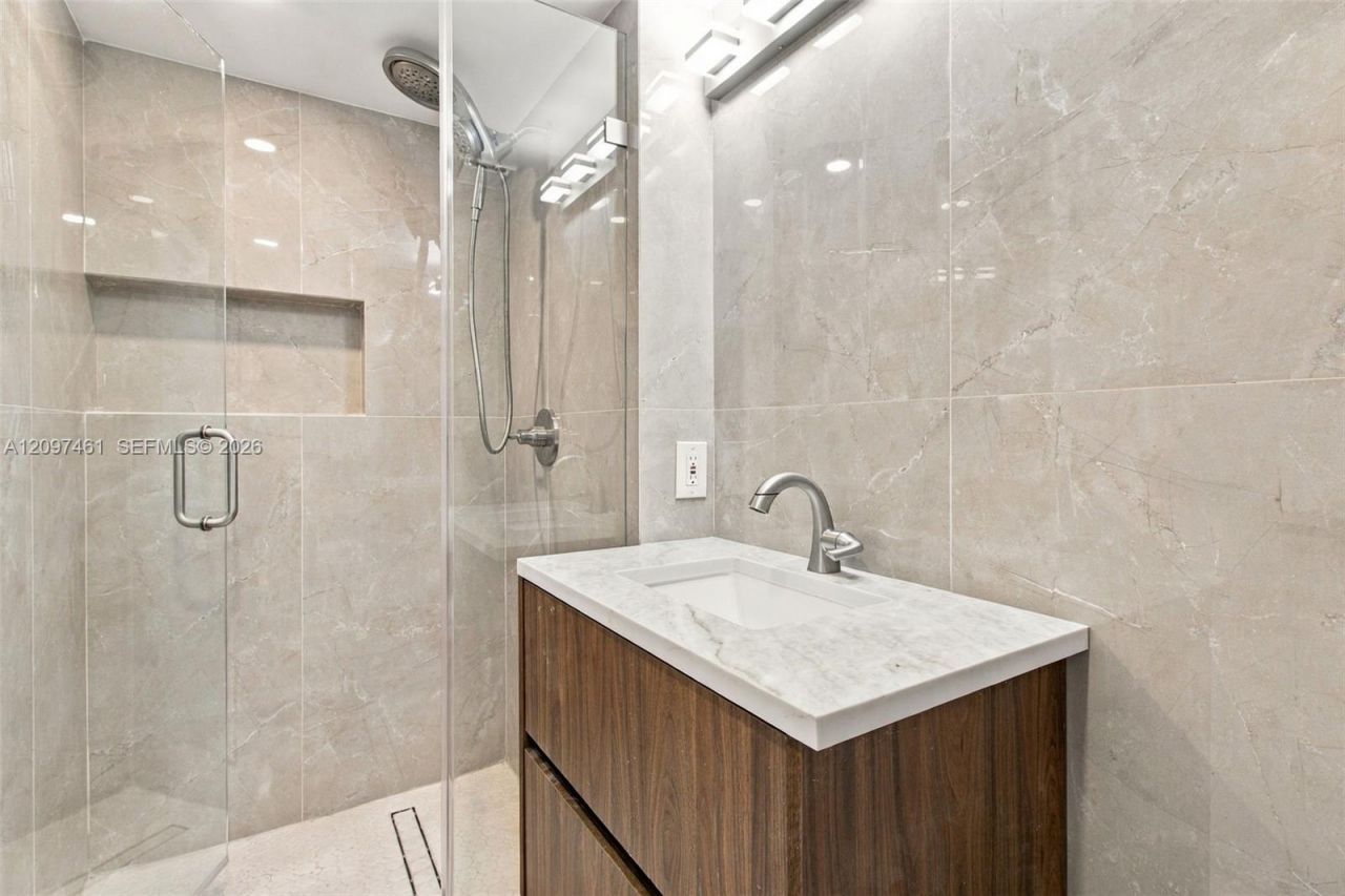 19101 NE 36th Ct, Unit 2705, Aventura, FL 33180 Photo