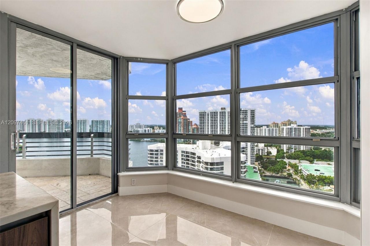 19101 NE 36th Ct, Unit 2705, Aventura, FL 33180 Photo