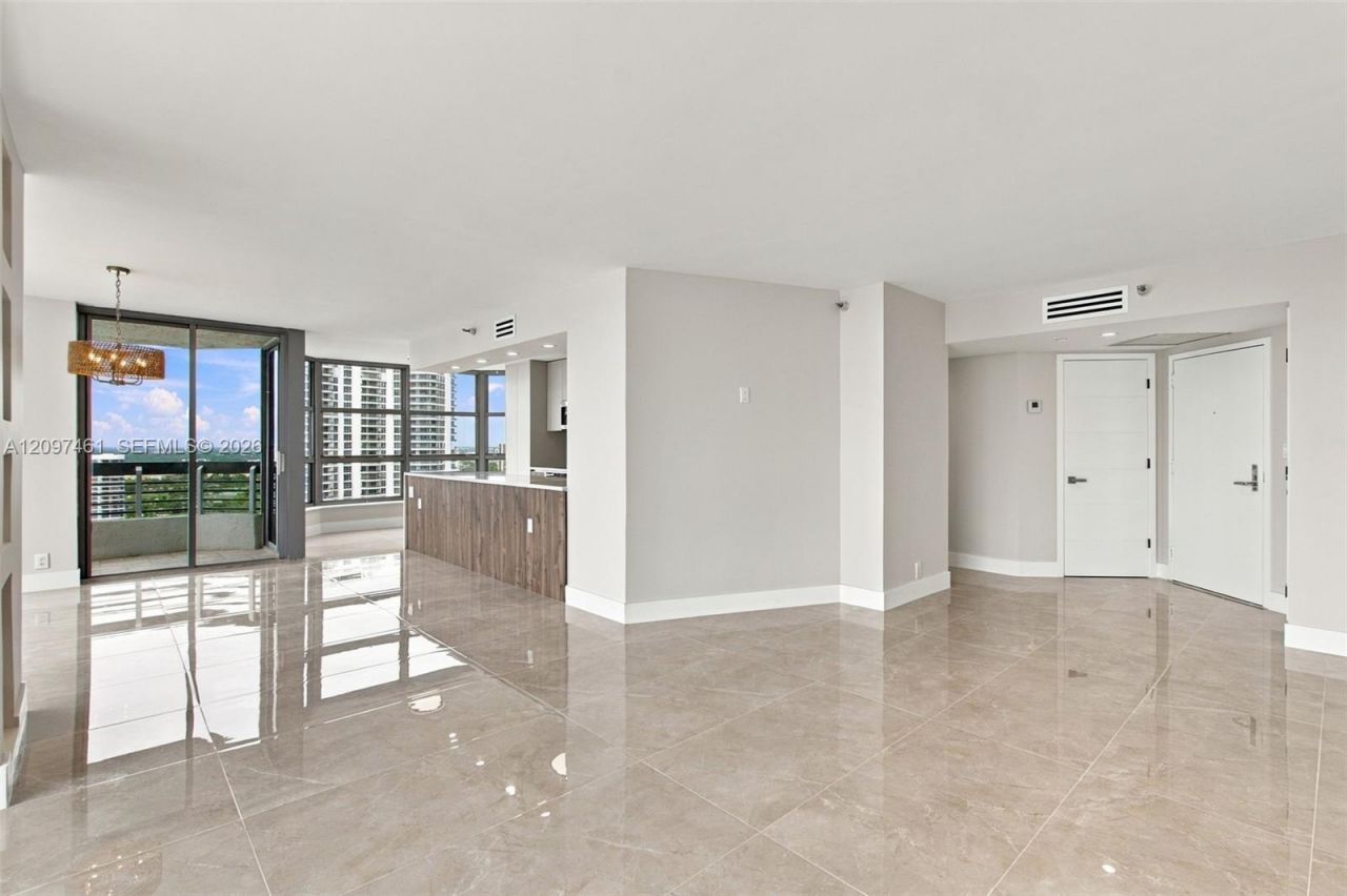 19101 NE 36th Ct, Unit 2705, Aventura, FL 33180 Photo