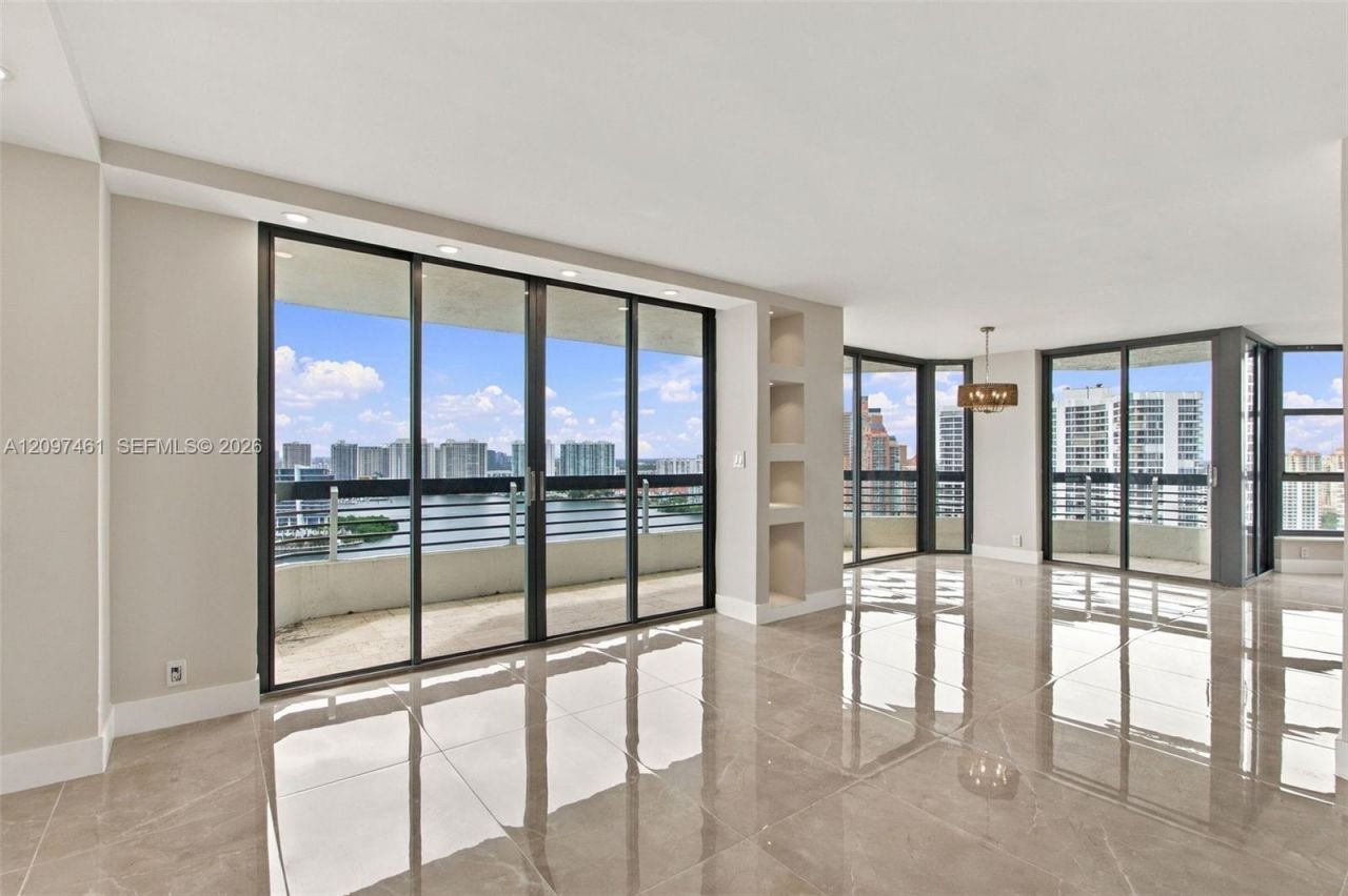 19101 NE 36th Ct, Unit 2705, Aventura, FL 33180 Photo