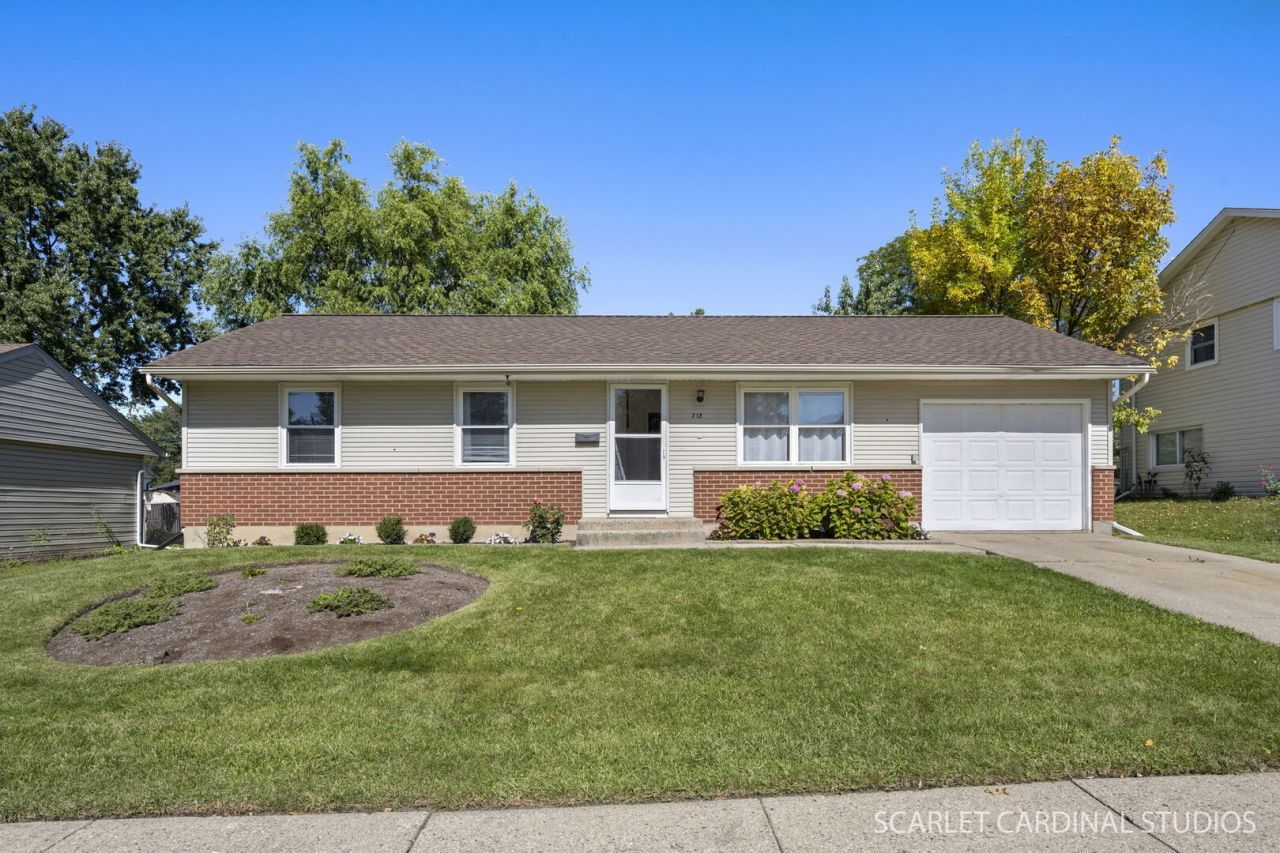 712 Larsen Avenue, Streamwood, IL 60107 Main Photo