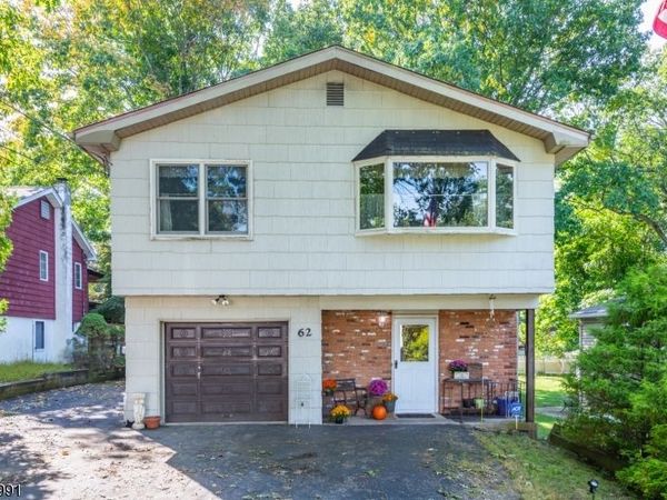 62 Wildwood Shores Dr, Hopatcong, NJ 07843