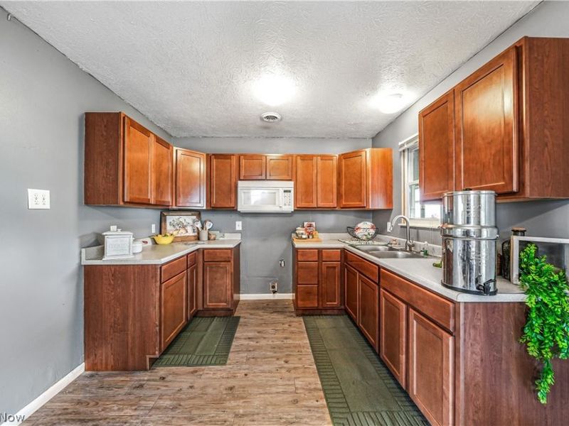 9871 Bright Drive , Windham, OH 44288 Photo 9
