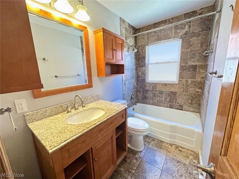 21200 Tracy Avenue, Euclid, OH 44123 Photo 12