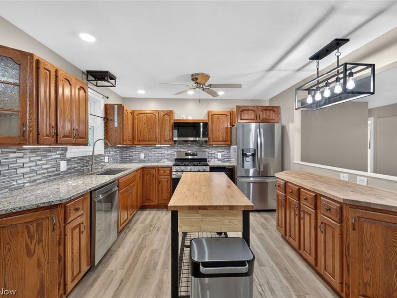 10533 Jones Rd , Diamond, OH 44412 Photo 7