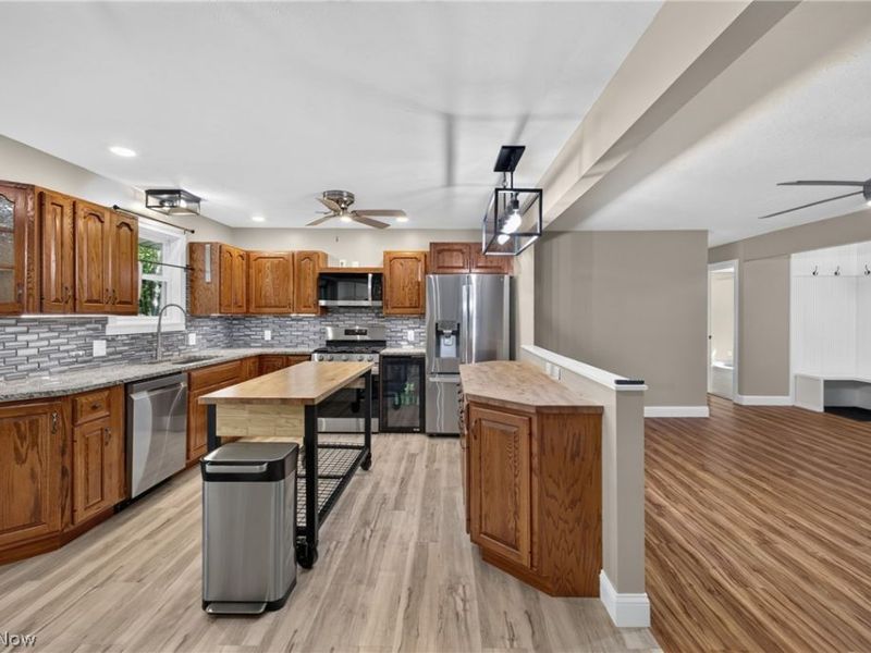 10533 Jones Rd , Diamond, OH 44412 Photo 8