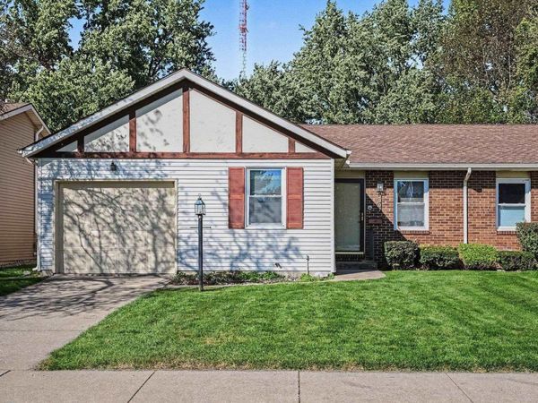 2007 E Farnsworth Drive, South Bend, IN 46614
