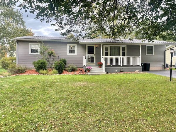 32 Meadowbrook Drive, Auburn, NY 13021