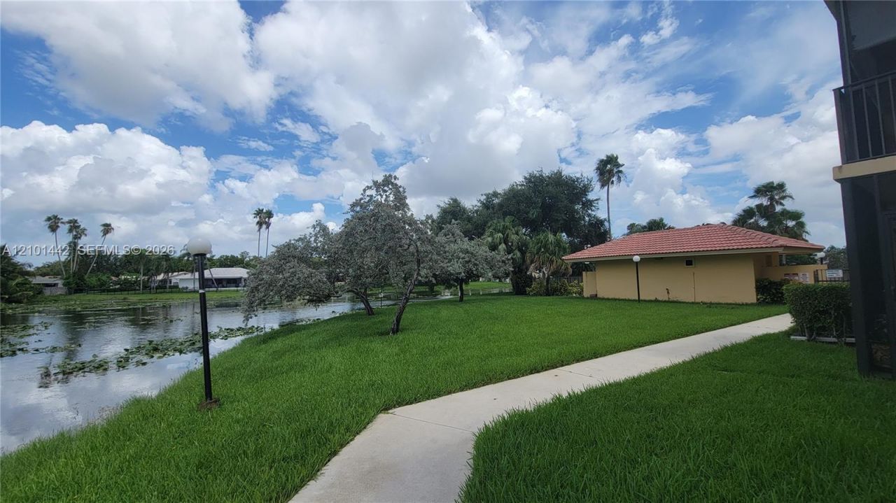 11477 NW 39th Ct , Unit 202-1, Coral Springs, FL 33065 Photo