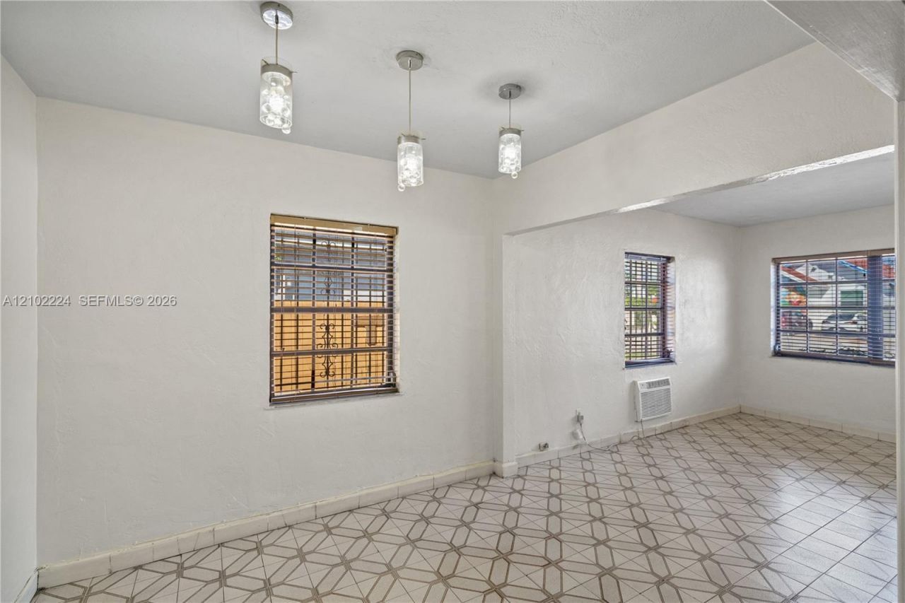 3250 NW 14th Ter, Miami, FL 33125 Photo