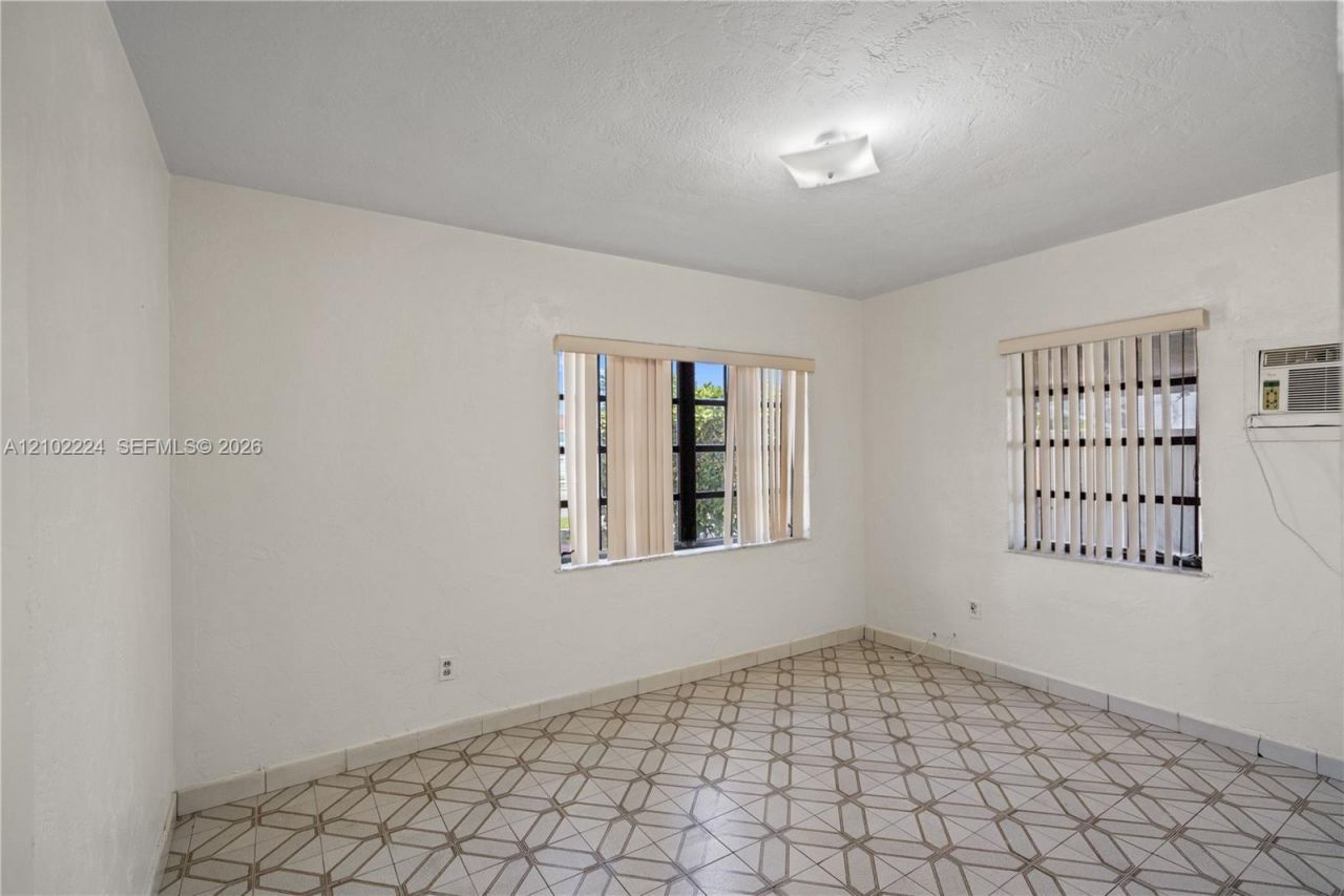 3250 NW 14th Ter, Miami, FL 33125 Photo