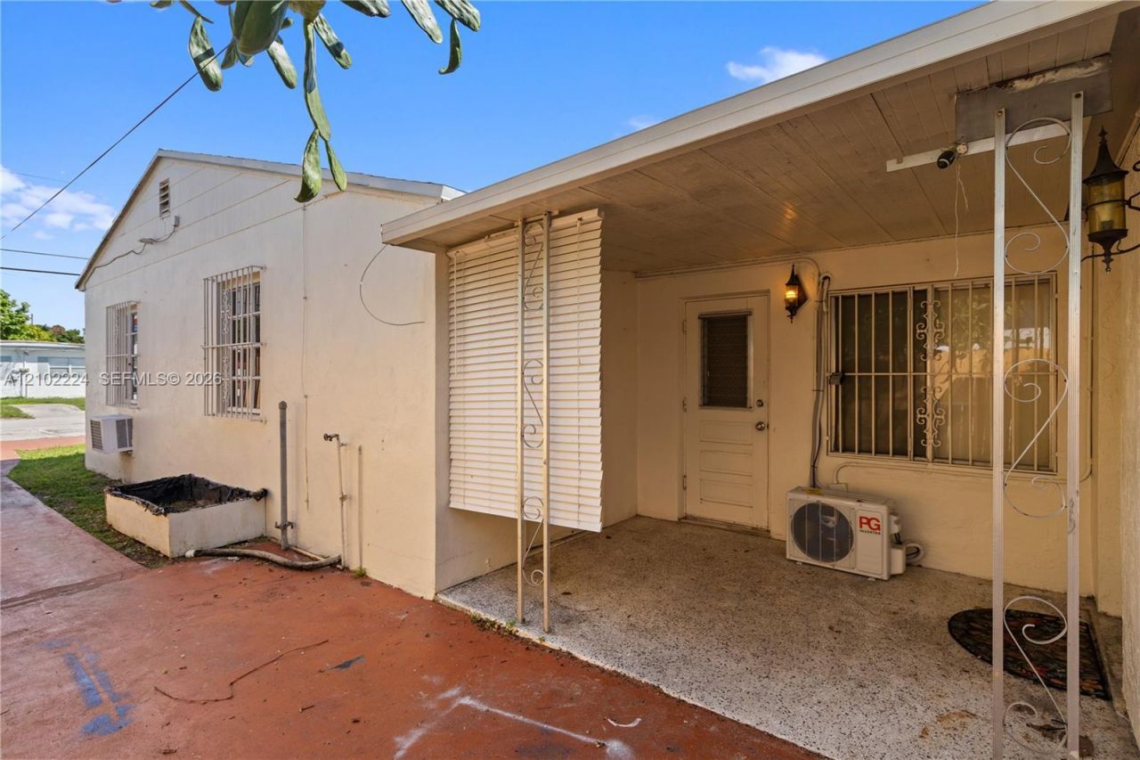 3250 NW 14th Ter, Miami, FL 33125 Photo