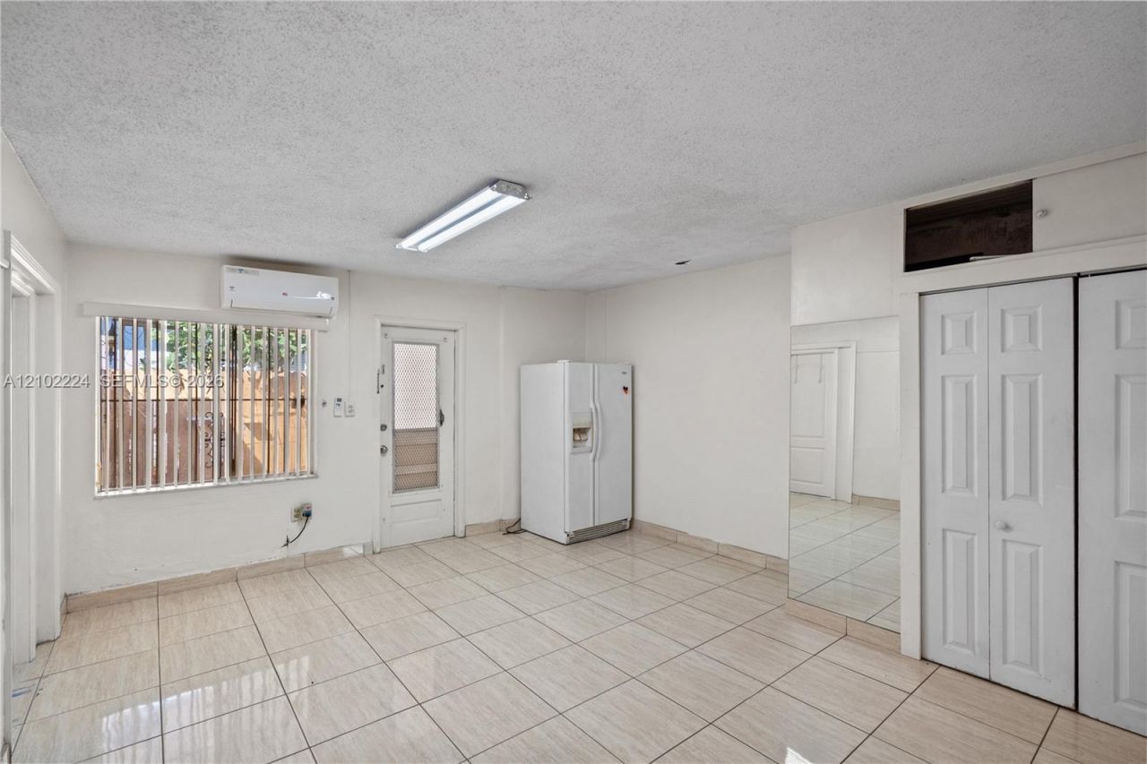 3250 NW 14th Ter, Miami, FL 33125 Photo