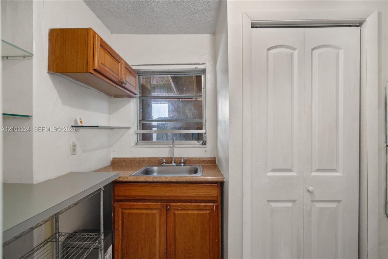 3250 NW 14th Ter, Miami, FL 33125 Photo