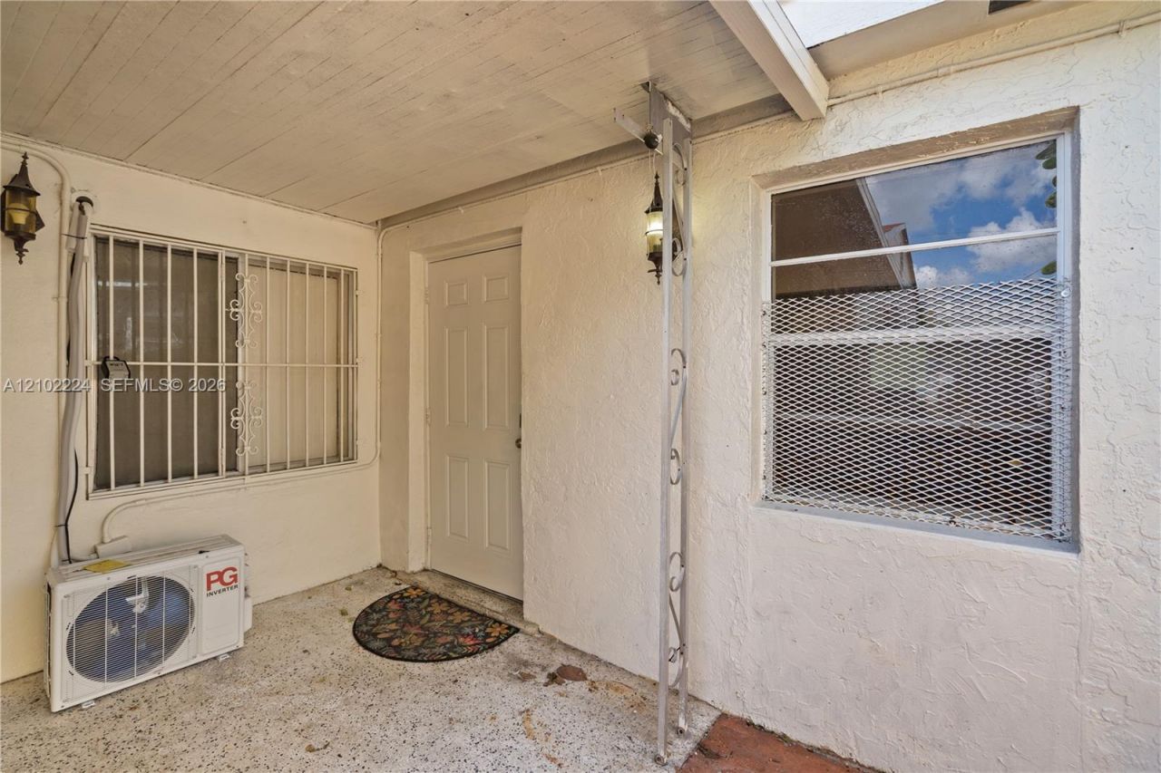 3250 NW 14th Ter, Miami, FL 33125 Photo