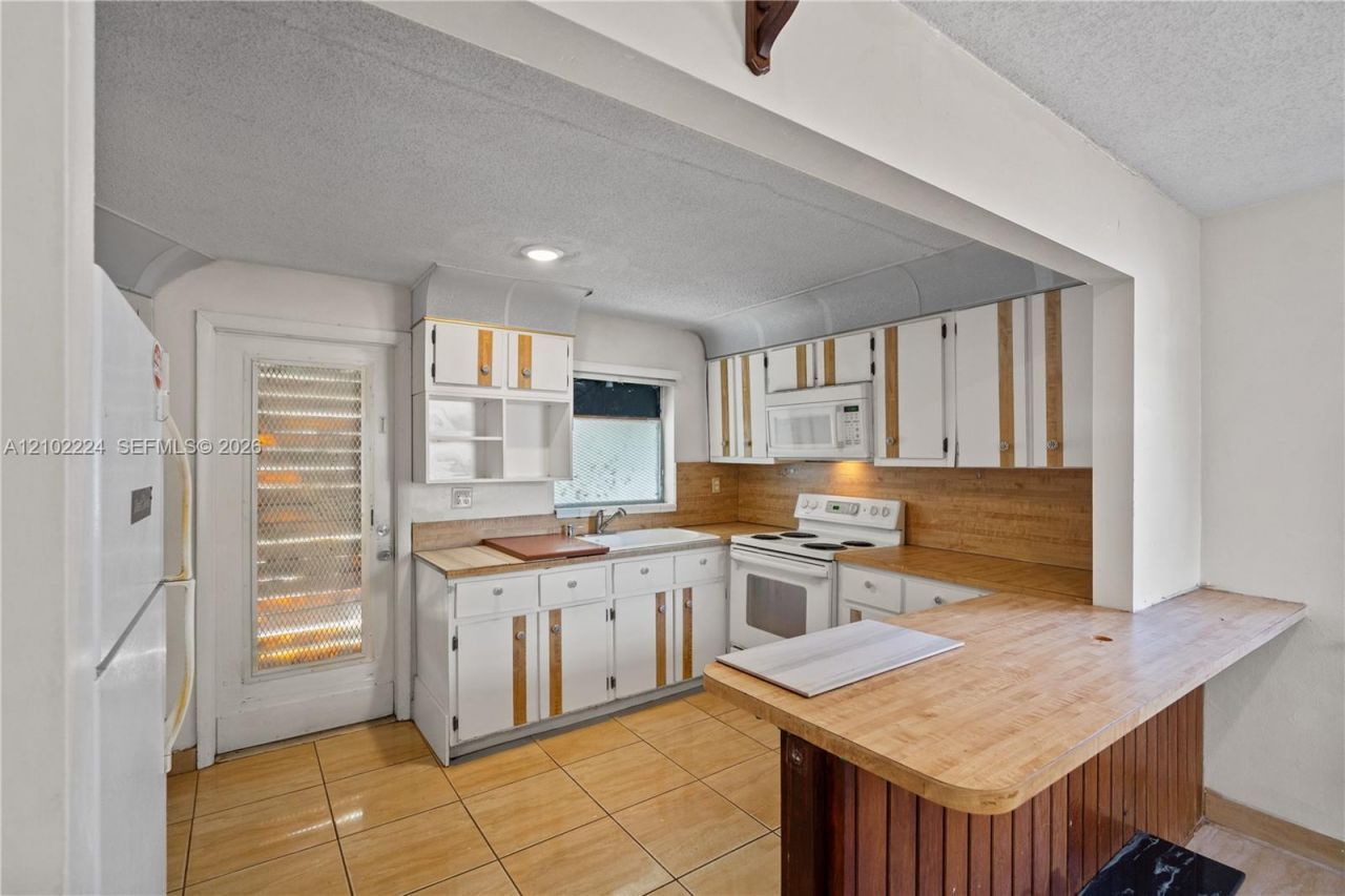 3250 NW 14th Ter, Miami, FL 33125 Photo