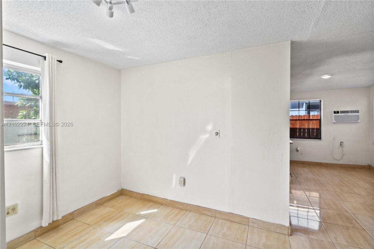 3250 NW 14th Ter, Miami, FL 33125 Photo