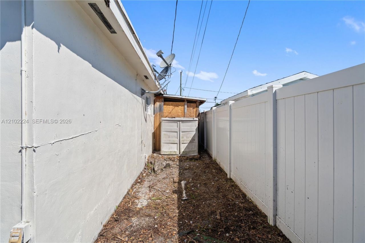3250 NW 14th Ter, Miami, FL 33125 Photo