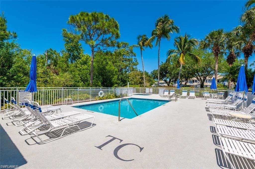 985 Tarpon Cove Dr, Unit 203, Naples, FL 34110 Photo