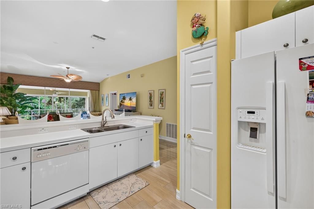 985 Tarpon Cove Dr, Unit 203, Naples, FL 34110 Photo
