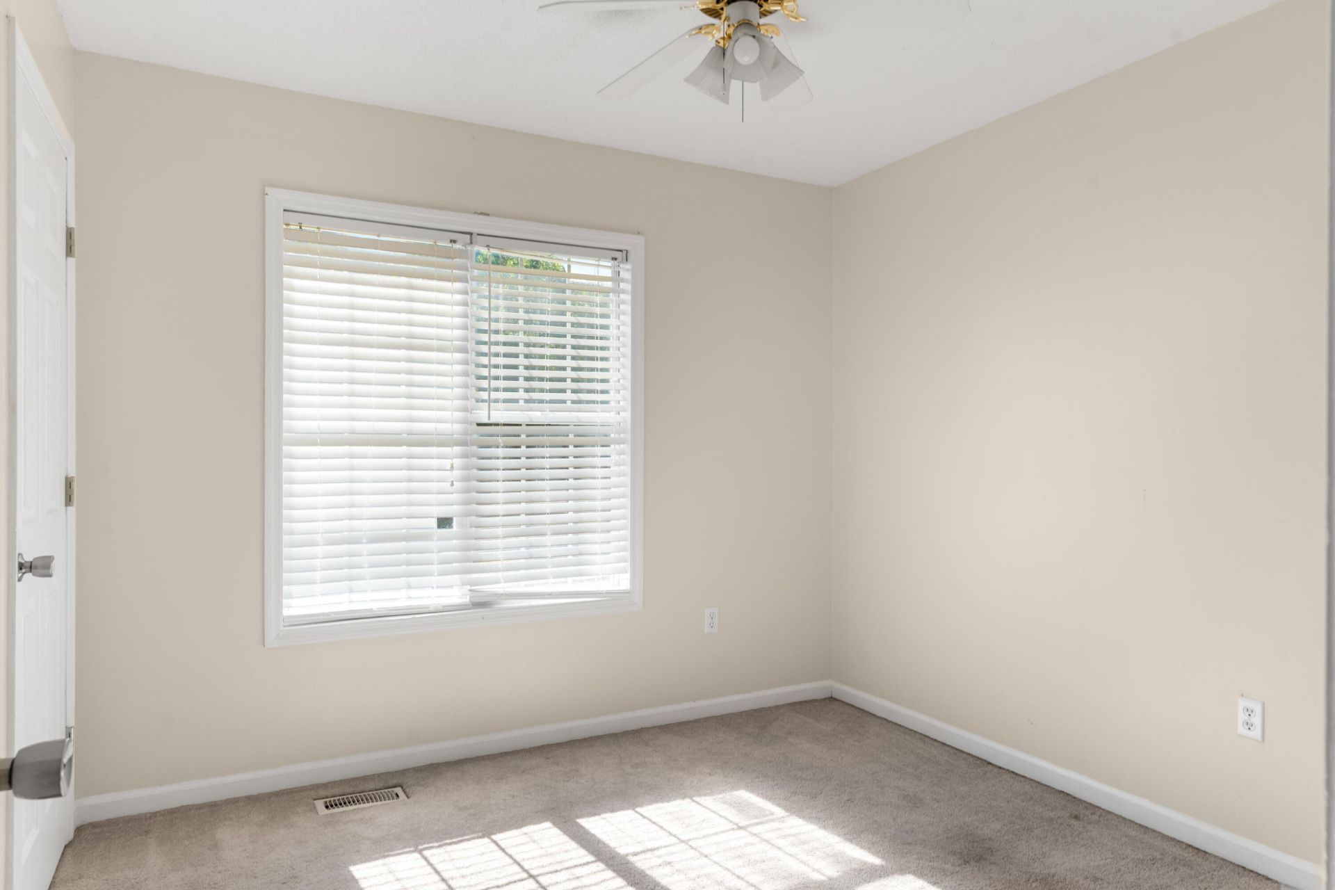 126 Monterey Trail Photo 11