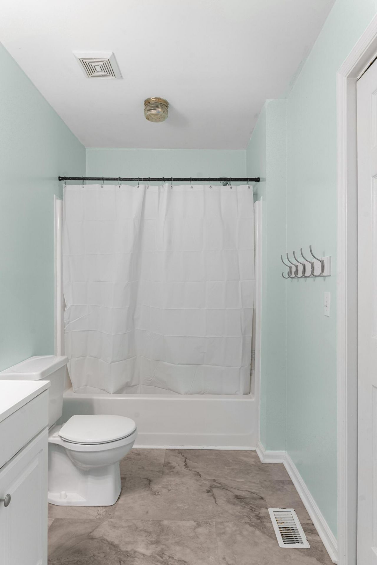 126 Monterey Trail Photo 9