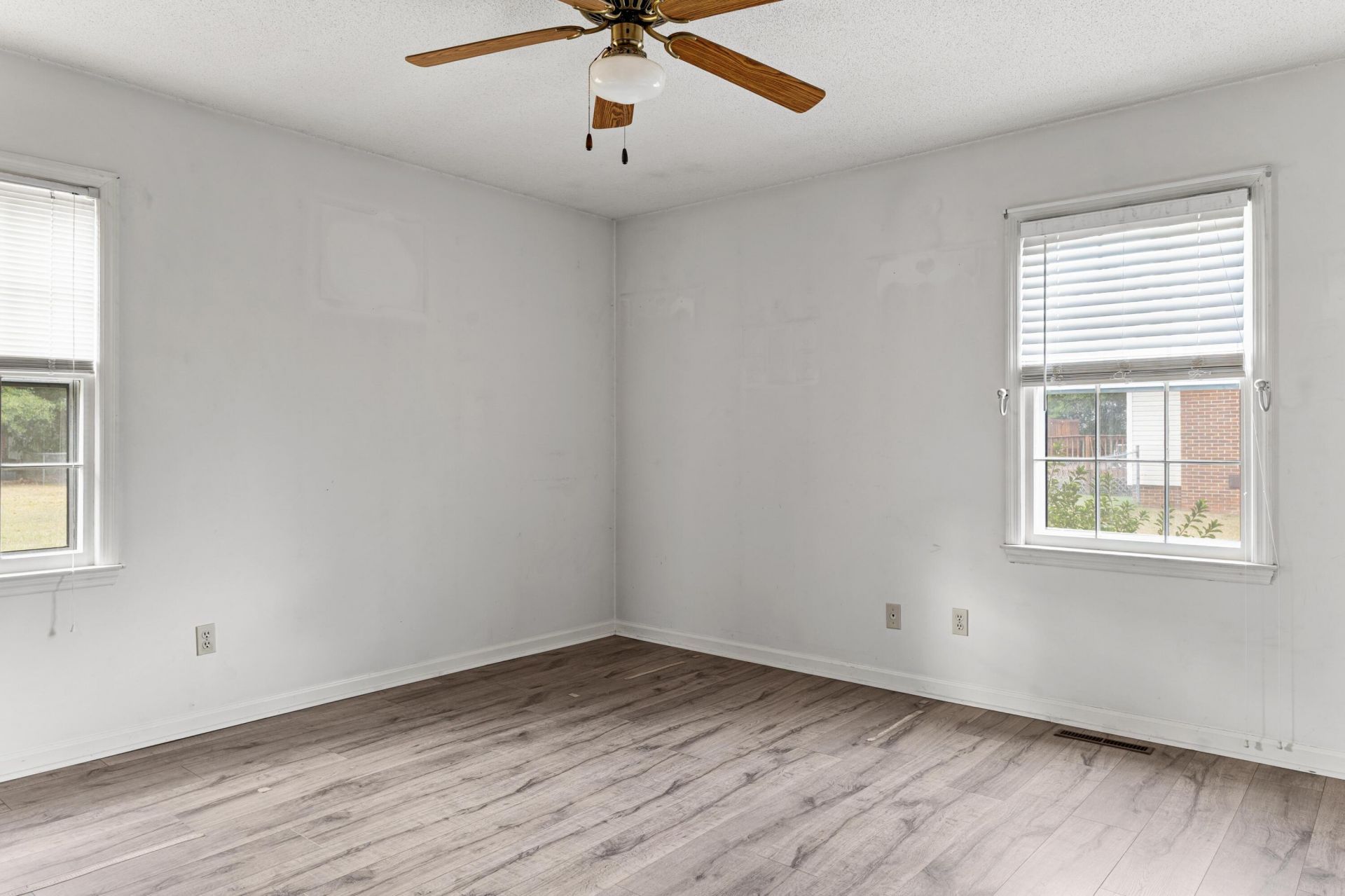 820 Barrington Drive Photo 19