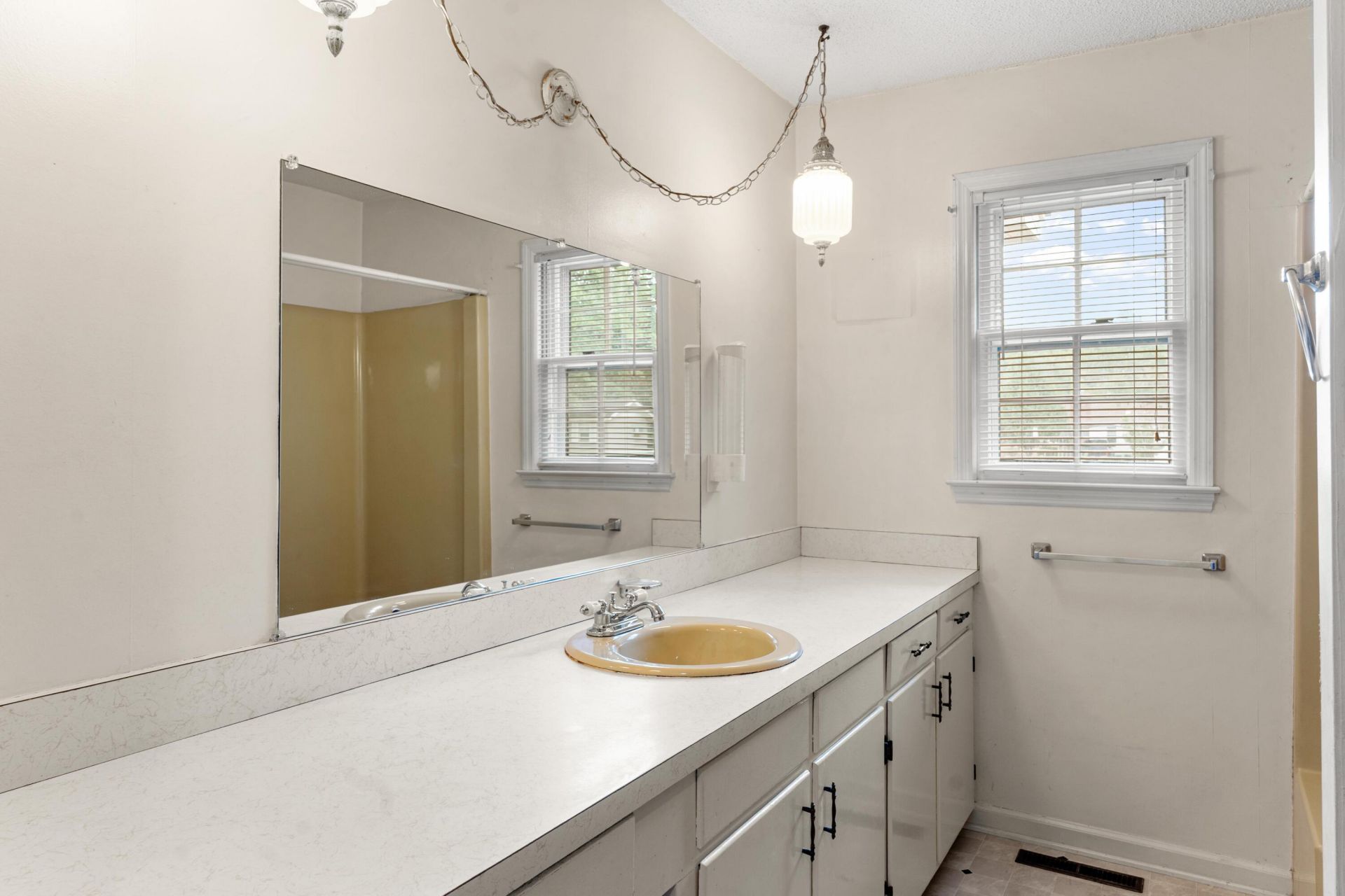 820 Barrington Drive Photo 26